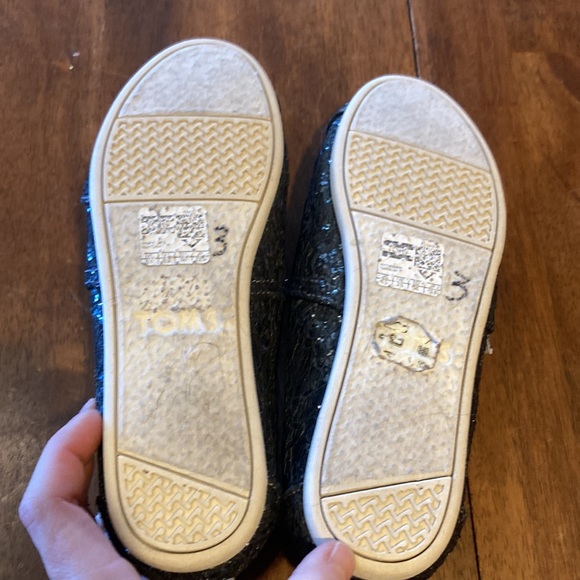 Tom’s, sparkly black women’s size 5.5 - Picture 7 of 7